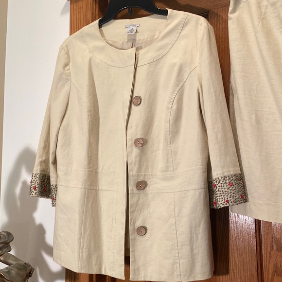 Taupe beaded linen suit - Picture 3 of 5